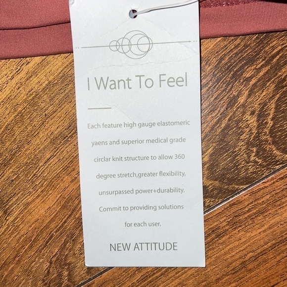 𝅺new Attitude Womens Sports Vest Size 10 NWT Rose Color - Picture 2 of 4